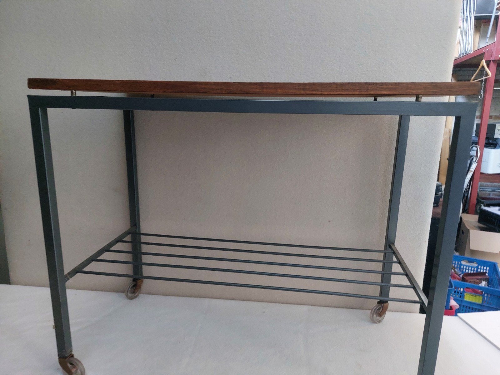 Vintage audiomeubel / bijzettafel op wielen. lees tekst ., Ophalen