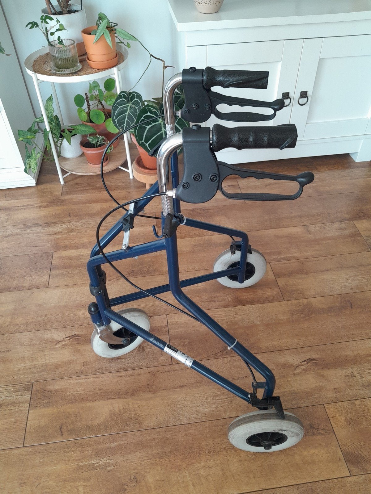 Blauwe opklapbare driewiel Delta rollator, Diversen, Ophalen, Lichtgewicht, Gebruikt