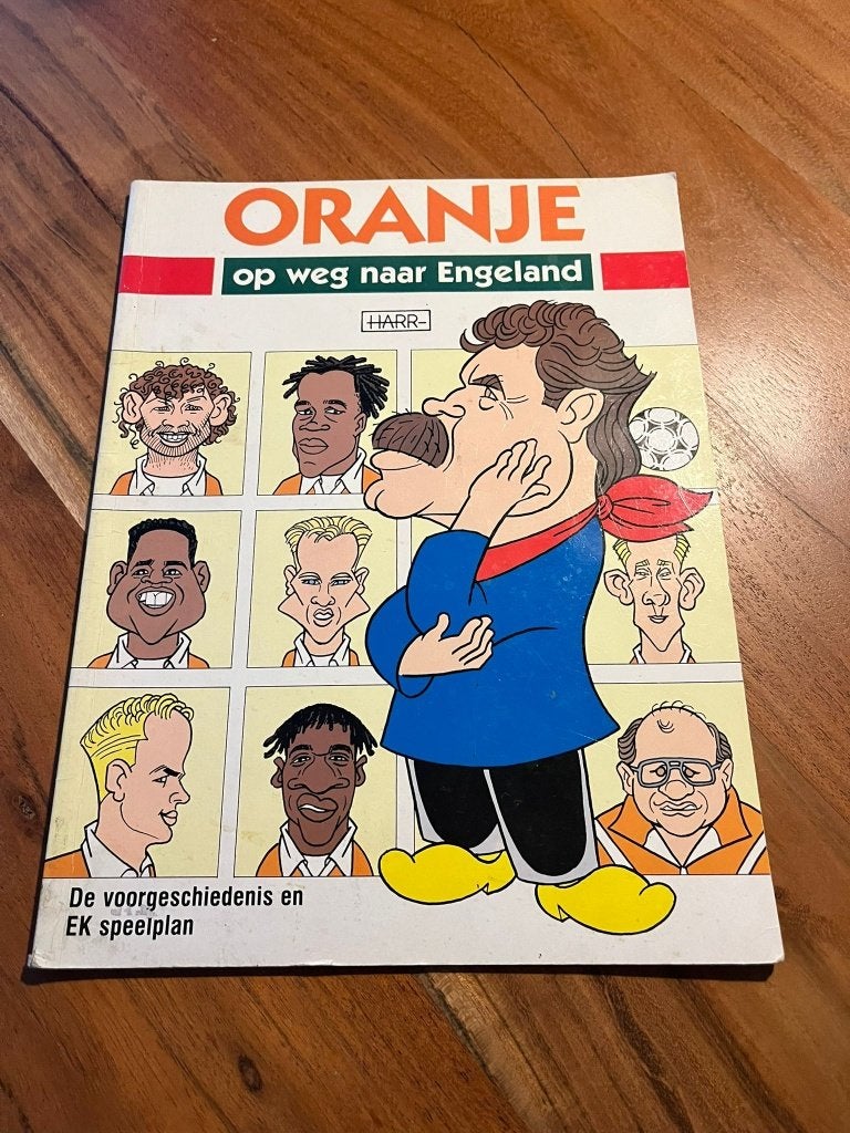 ORANJE 02 OP WEG NAAR ENGELAND, Eén stripboek, Ophalen of Verzenden, Zo goed als nieuw