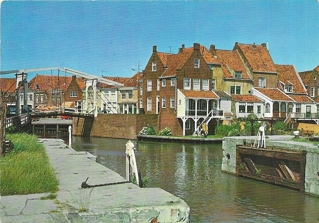 AK Enkhuizen - Achterzijde van het Spui, Verzenden, 1960 tot 1980, Gelopen, Noord-Holland