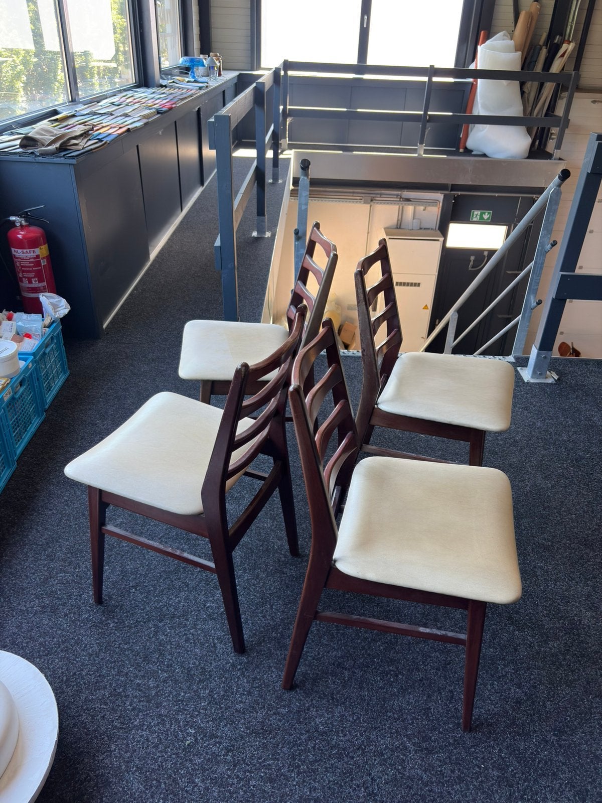 Set vintage stoelen, Ophalen, Wit, Mid-century, Deens, Scandinavisch, Dutch design, Zo goed als nieuw