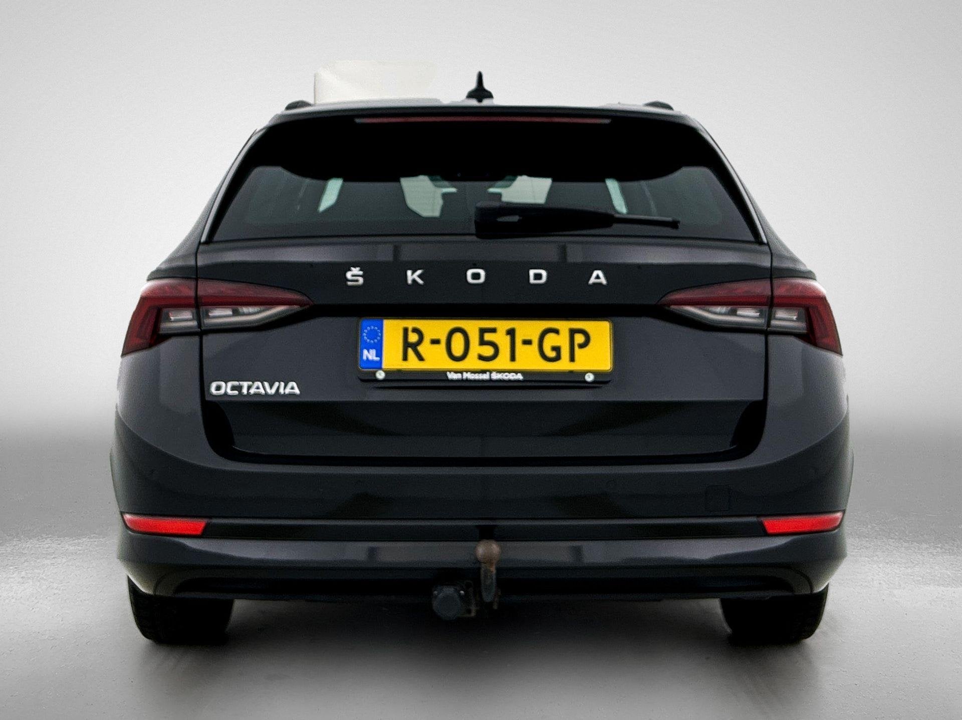 Skoda Octavia Combi 1.0 TSI Sport Business | TREKHAAK | CRUI, Auto's, 12 maanden, Stof, Gebruikt, Zwart