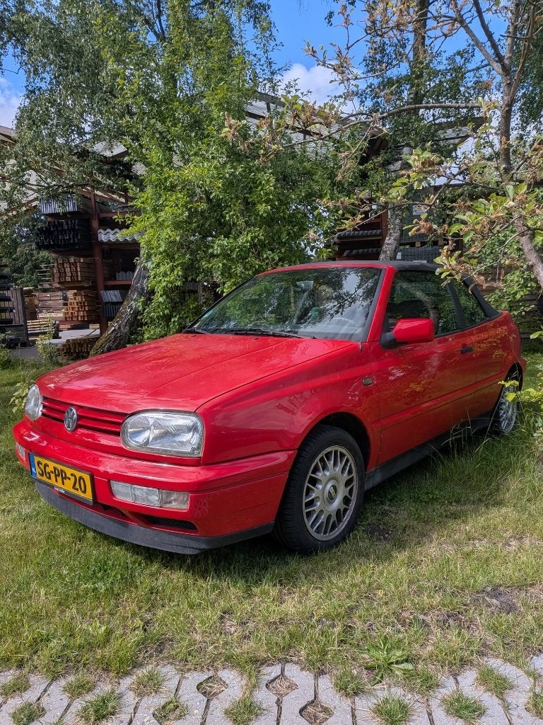 Volkswagen Golf 1.8 Cabriolet 1997 Rood, Voorwielaandrijving, Stof, 74 pk, 4 cilinders