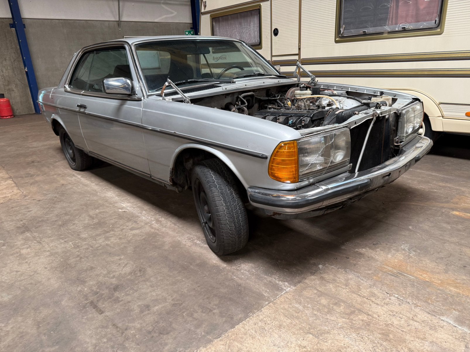 Mercedes 230 CE W123 1983, Auto's, Particulier, Te koop
