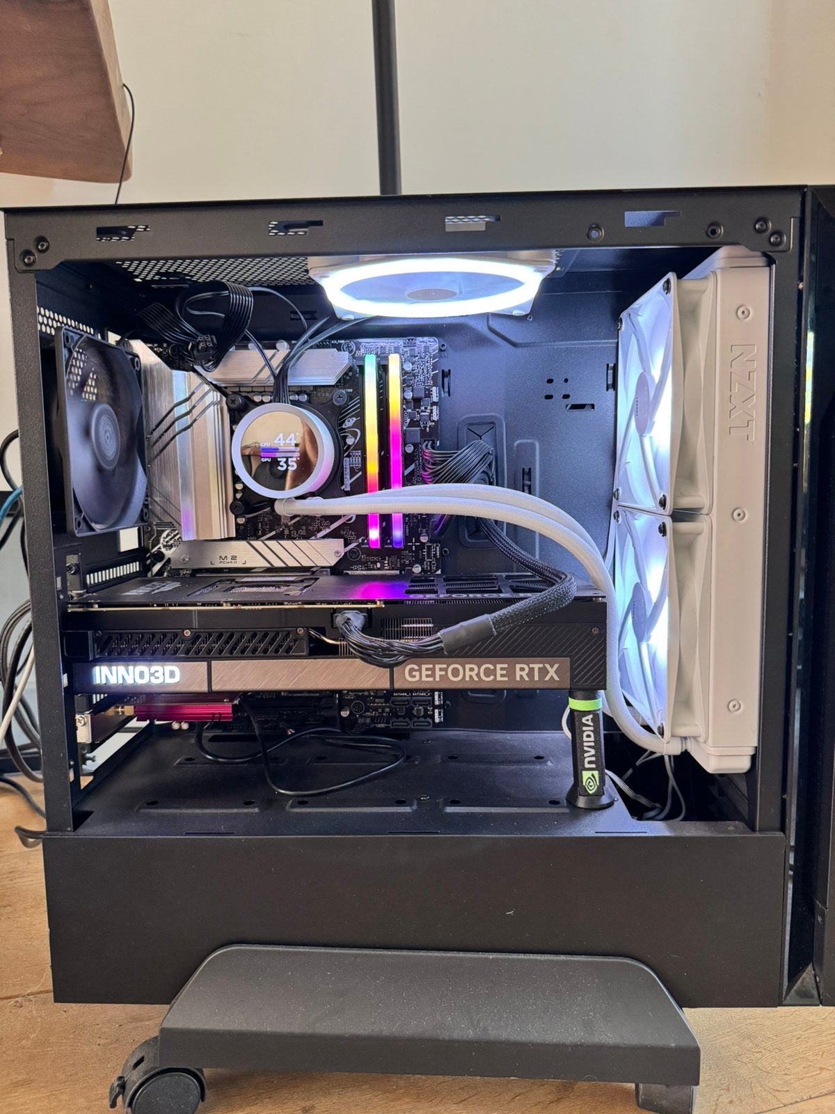 RTX 5090 - not used for ai or mining. Sale, Ophalen, GDDR6, Zo goed als nieuw, HDMI