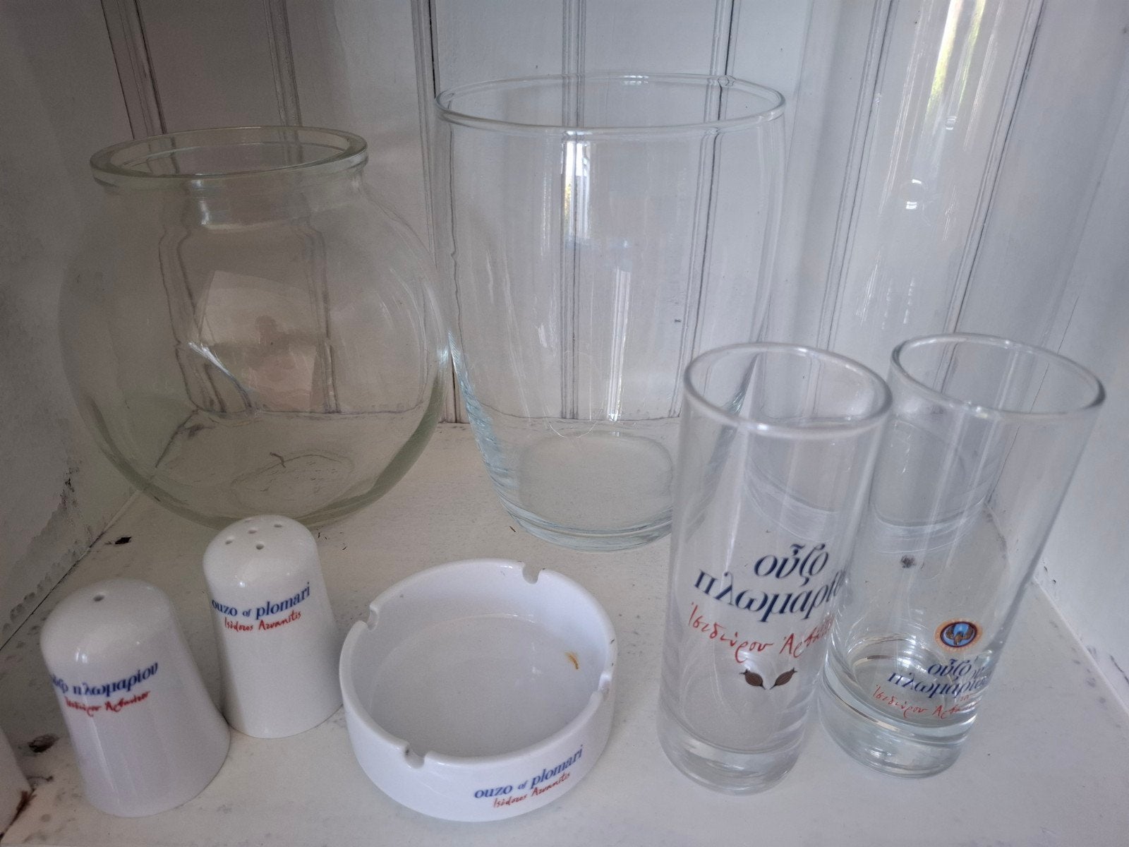 Ouzo Plomari Set: Glazen, peper&zoutvaatjes en Asbak, Ophalen of Verzenden, Zo goed als nieuw, Gebruiksvoorwerp