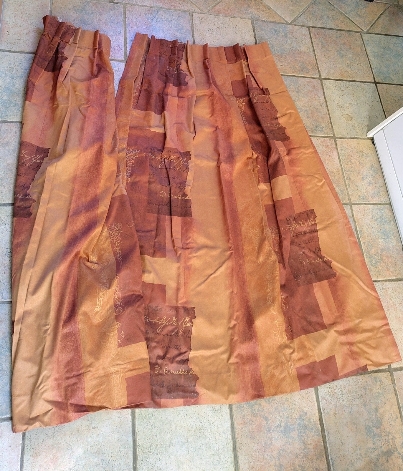 Één stel gordijnen verduisterd gevoerd Br150xH152, Bruin, Verduisterend, Ophalen of Verzenden, 152 cm