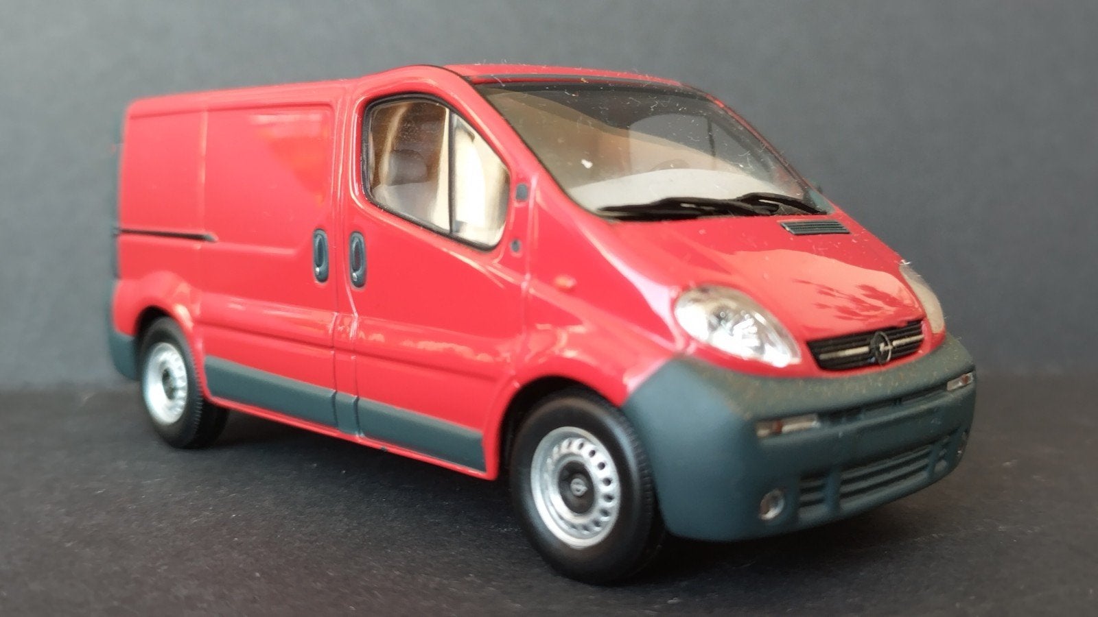 Opel Vivaro 1:43 Minichamps Pol, Auto, Verzenden, ., Zo goed als nieuw