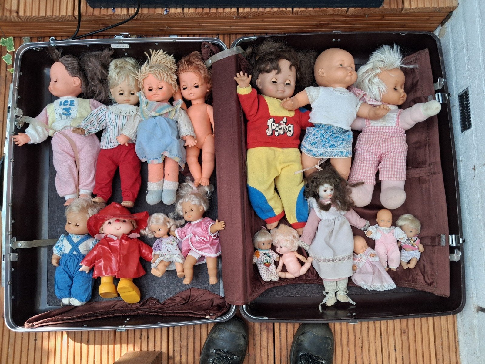 Grote verzameling poppen in koffer - diverse types, Verzamelen, Ophalen of Verzenden