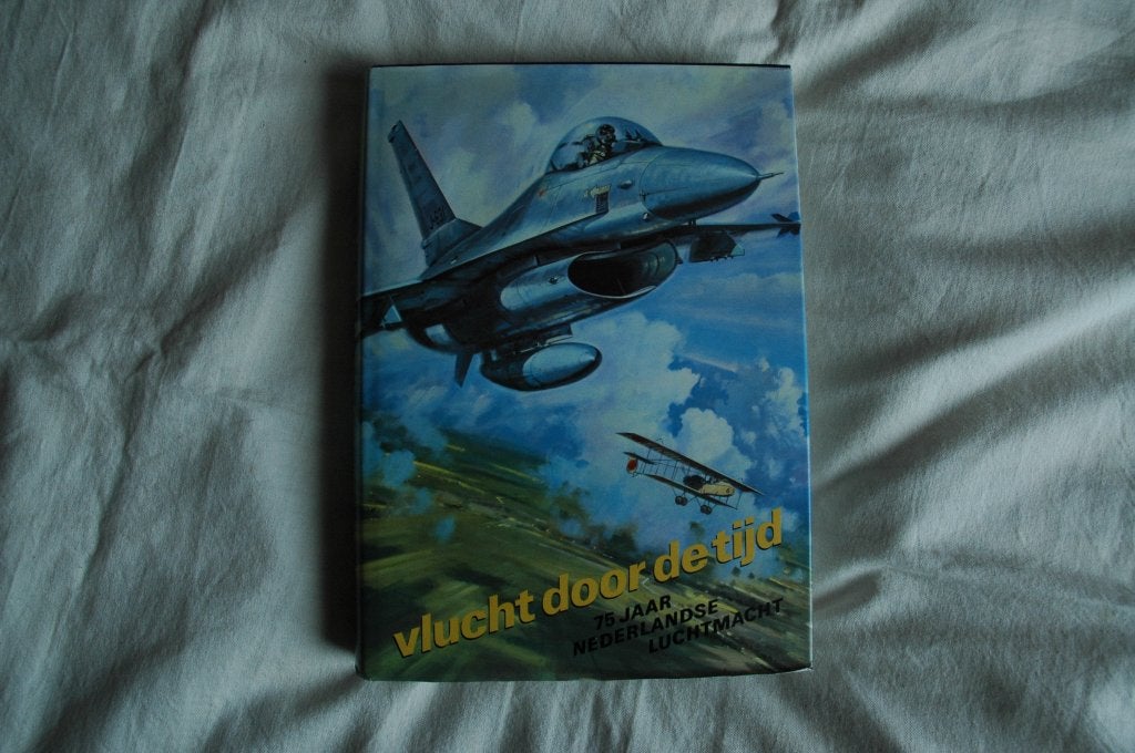 Boek Vlucht door de tijd, Ophalen of Verzenden, Zo goed als nieuw, Boek of Tijdschrift