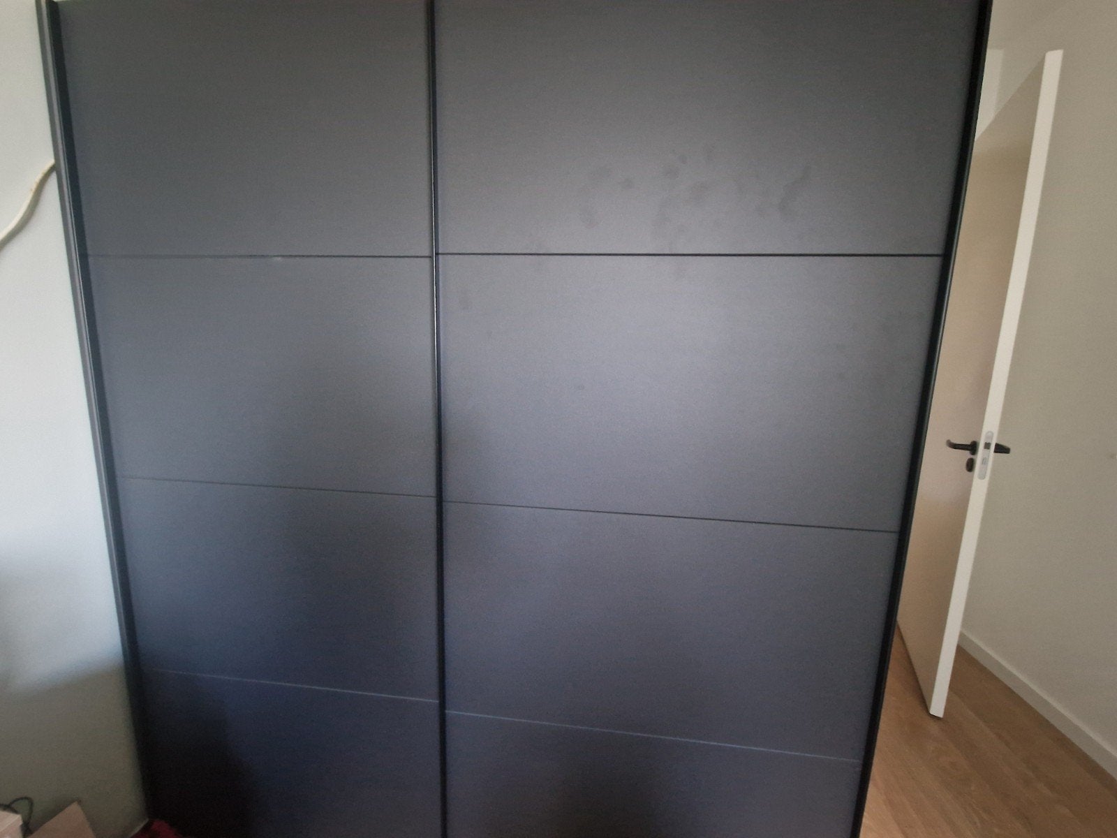 Mat donkergrijze Kledingkast met schuifdeuren - 205x180x55 c, Huis en Inrichting, Kasten | Kledingkasten, Ophalen, Met deur(en)