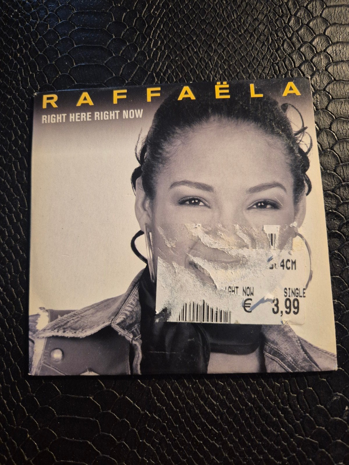Raffaela, Ophalen of Verzenden, Zo goed als nieuw, Nederlandstalig
