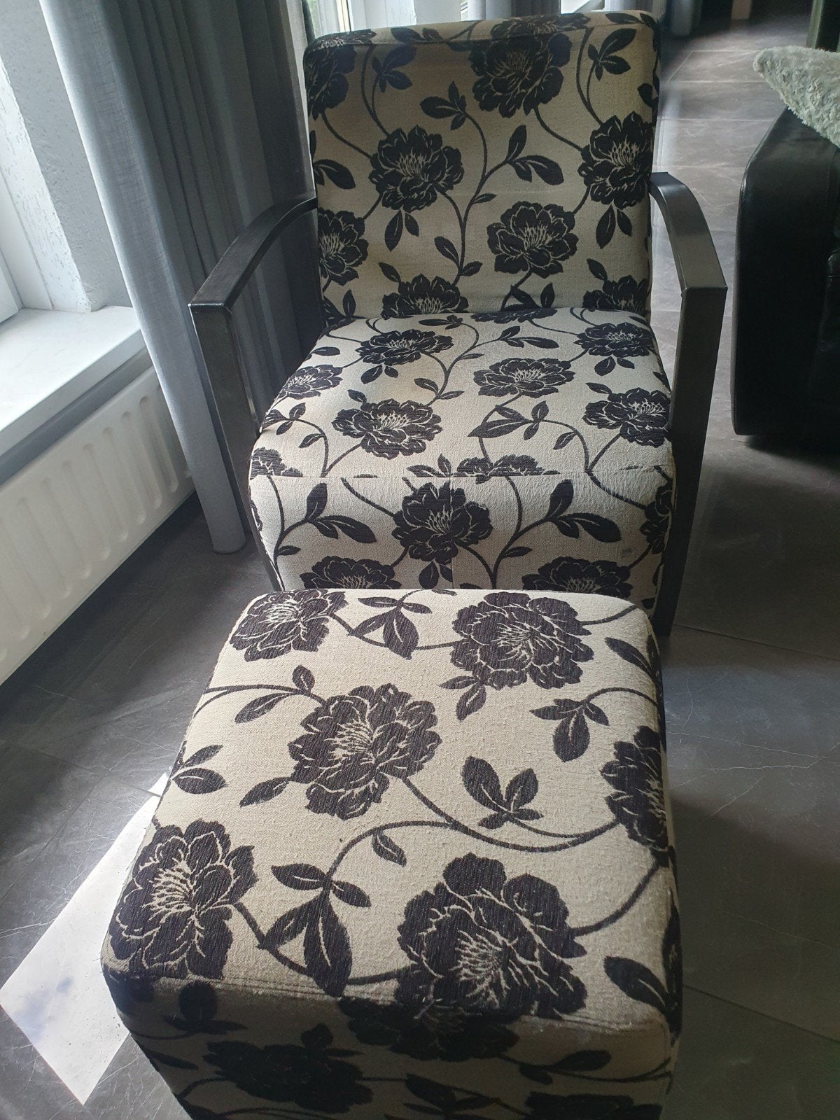 Fauteuil met voetenbank - Bloemenprint, Klassiek, Bloemenprint, Gebruikt, 75 tot 100 cm, Ophalen of Verzenden