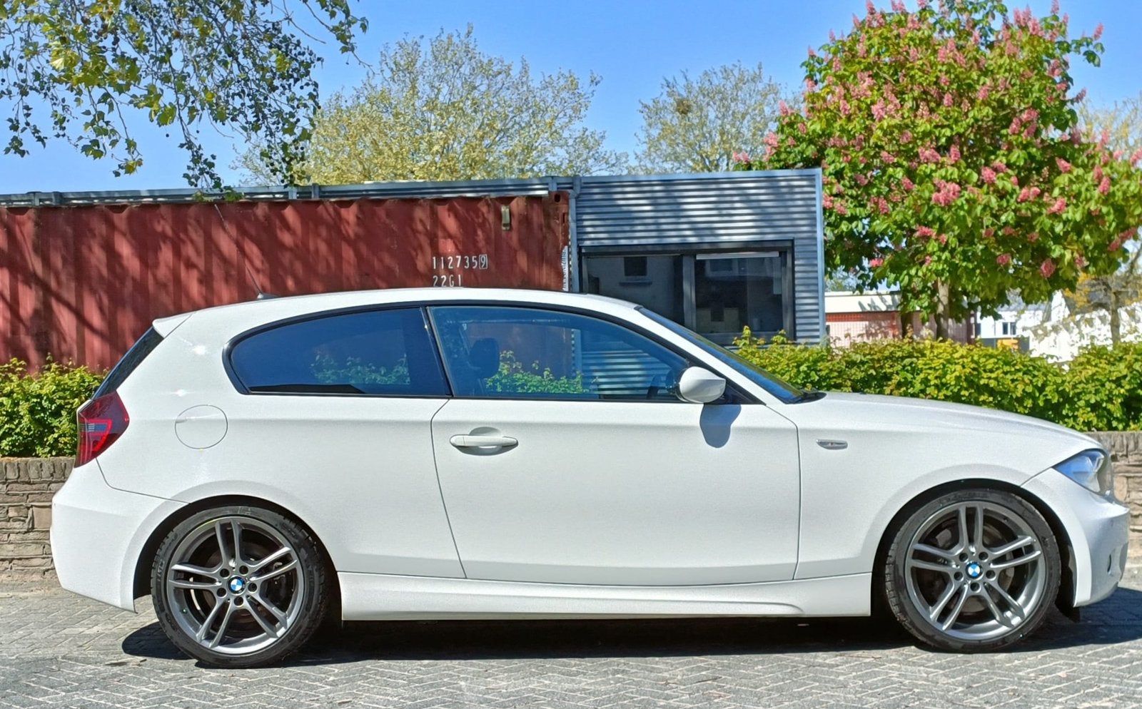 BMW 1-Serie 3.0 130I LCI M-Sport 3DR (e81)2008 Wit, Auto's, BMW, 1-Serie, Achterwielaandrijving, Zwart, 1350 kg