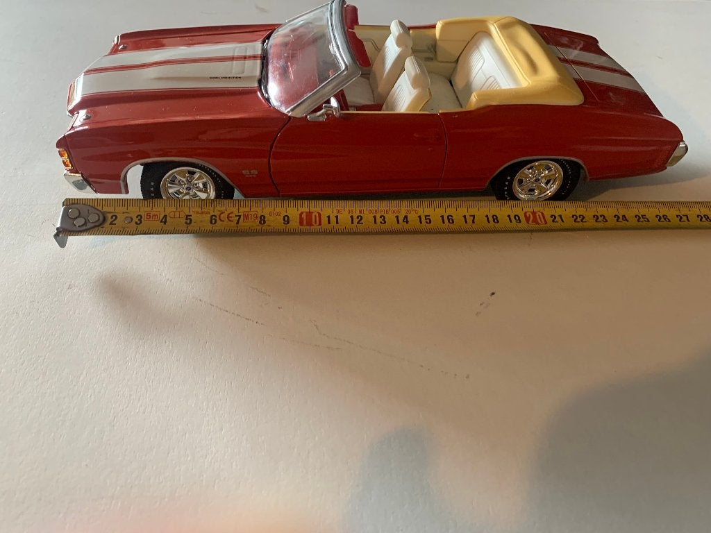 chervronlet chervelle onder liecencie 1971, Ophalen, Zo goed als nieuw, Auto, Maisto