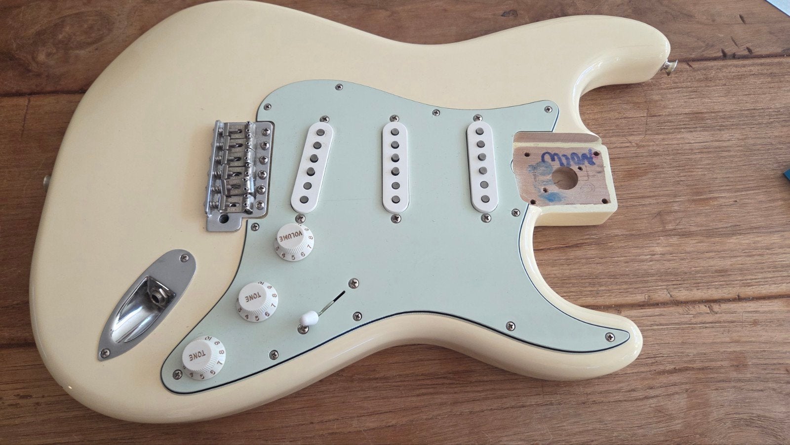 Fender Vintera II stratocaster body