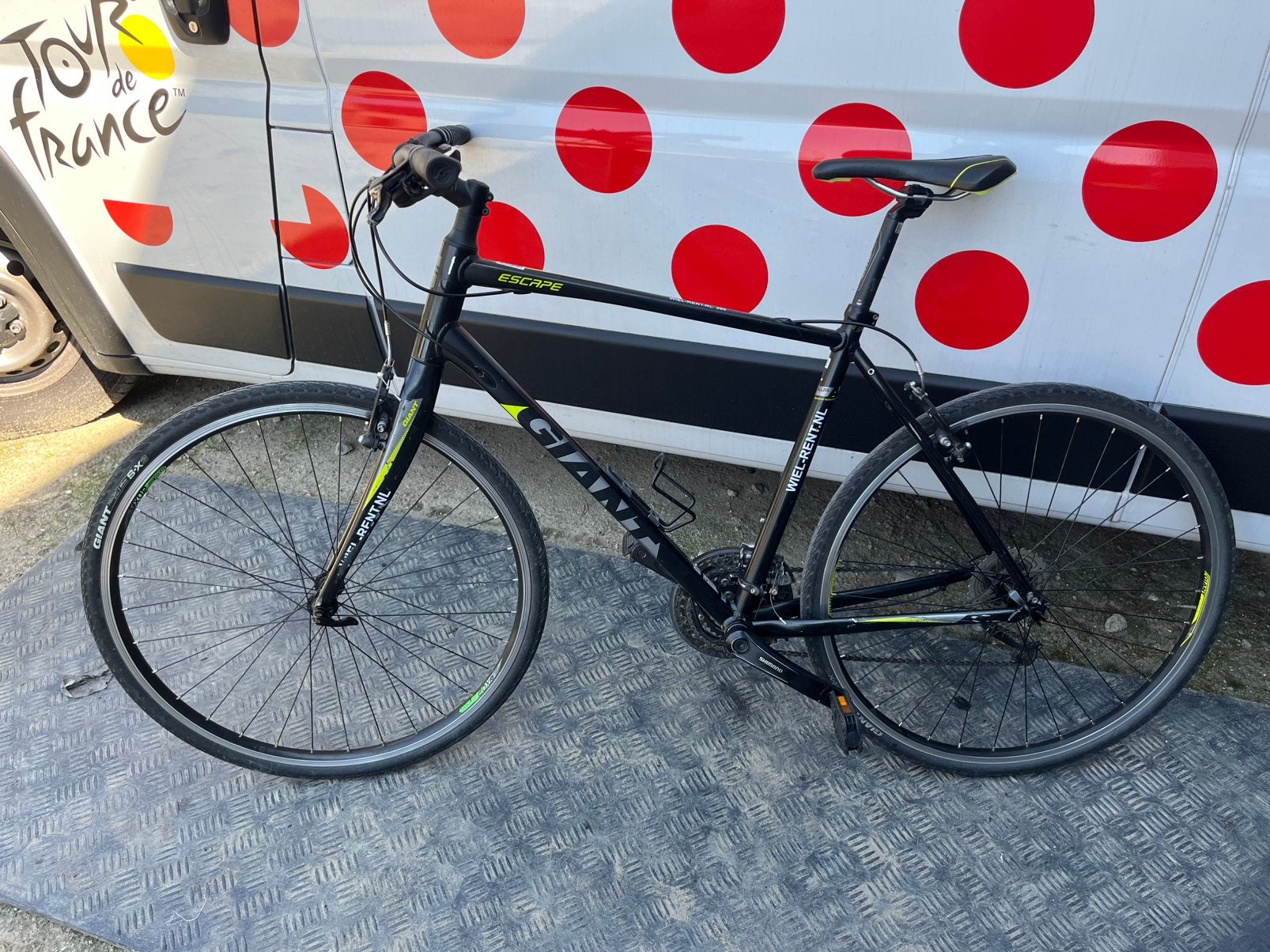 Sportive heren fiets Giant Escape 1 maat :L (1.77-185), Ophalen, Zo goed als nieuw, Meer dan 20 versnellingen, Giant