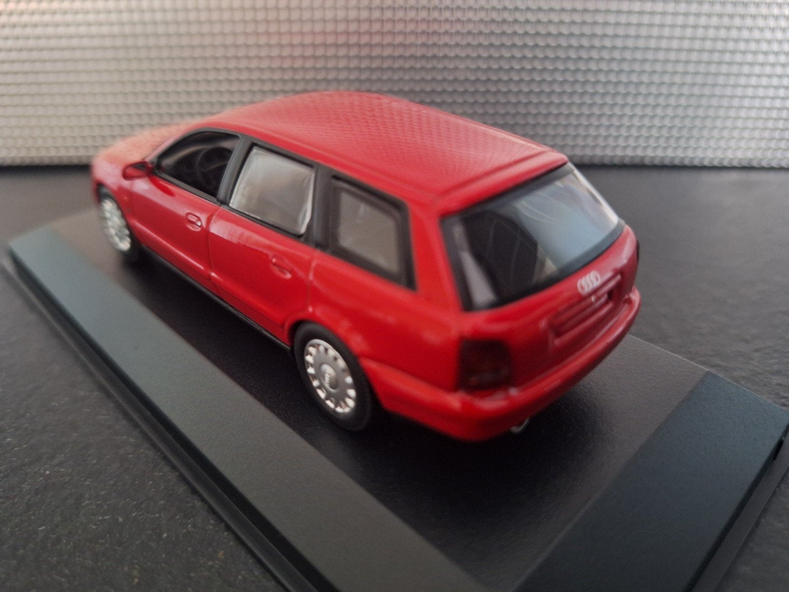Audi A4 Avant 1995 Schaal 1:43, Overige merken, Nieuw, Ophalen of Verzenden, Maxichamps