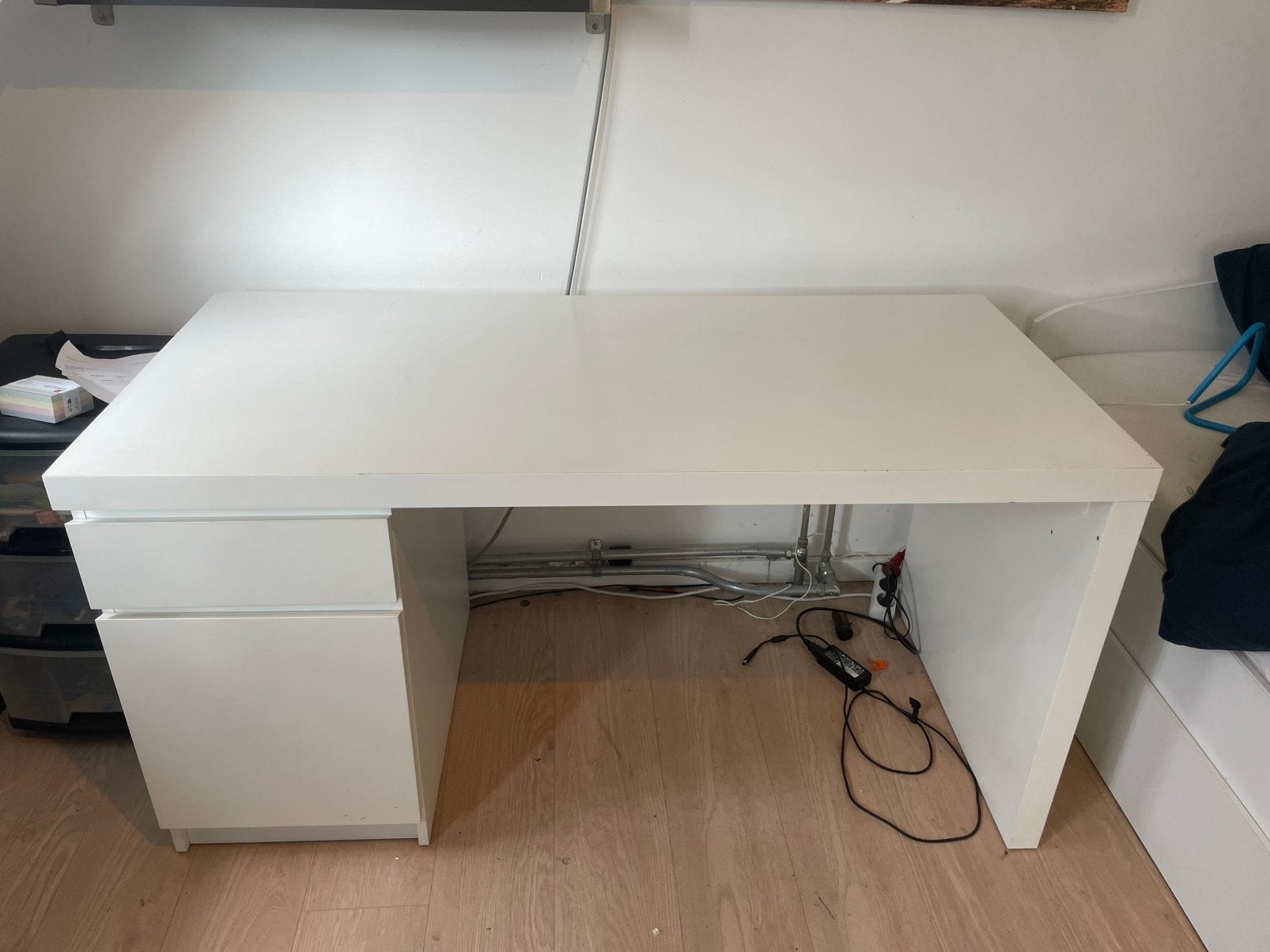 IKEA MALM bureau wit 140  65 cm met lades, Huis en Inrichting, Ophalen, Gebruikt, 65 cm, Kinderbureau