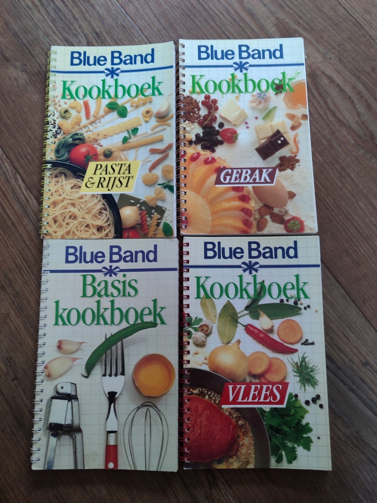 Blue Band Kookboeken: Pasta, Gebak, Basis & Vlees (4 stuks), Boeken, Gelezen, Hoofdgerechten, Ophalen of Verzenden, Europa