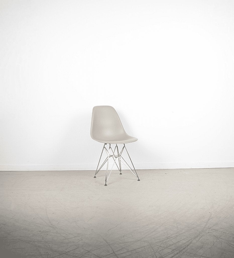 Vitra Eames DSR Stoel Taupe Kunststof - Chroom, Niet ingevuld, Zo goed als nieuw, Niet ingevuld, Niet ingevuld