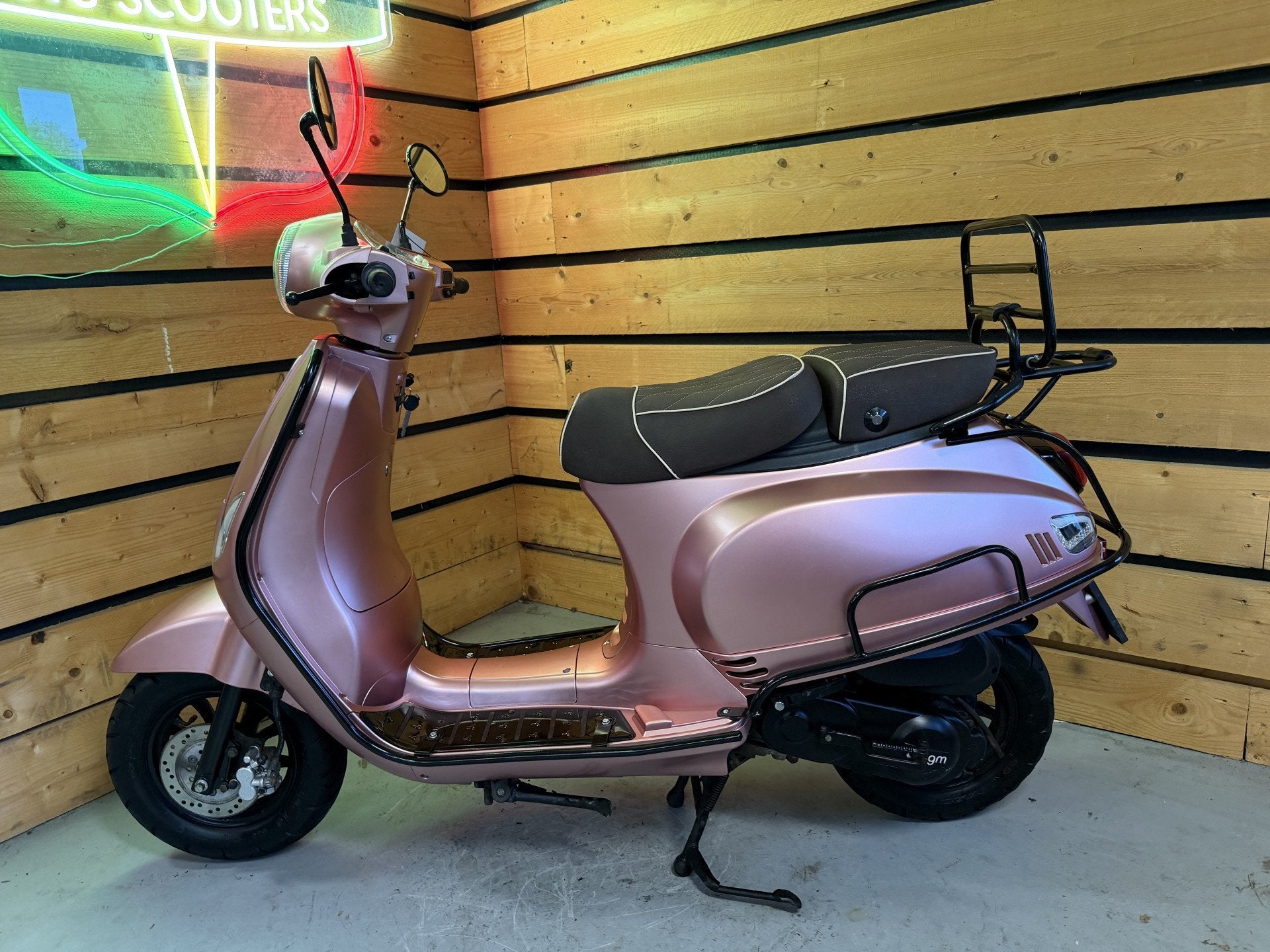 AGM Snorscooter VX50 Upgraded E4 (bj 2020), Fietsen en Brommers, Bruin Scooterservice, Gebruikt, Jos@bruinautoservice.nl, 49 cc
