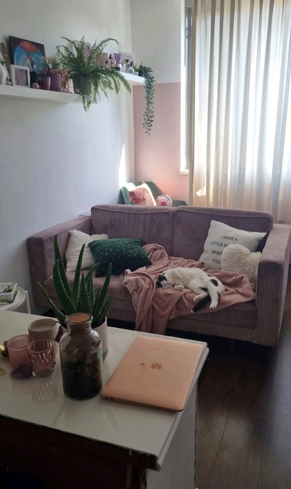 Mooie roze corduroy ribstof bank, Ophalen, Gebruikt, Tweepersoons, 75 tot 100 cm