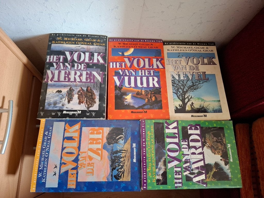 Het volk van… door W. Michael Gear & Kathleen O'Neal Gear., Ophalen of Verzenden, Gelezen, W. Michael Gear & Kathleen O'Neal Gear