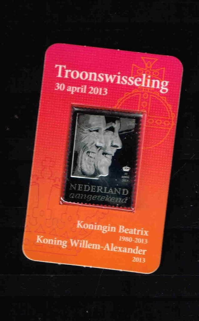 Troonswisseling Zilveren zegel aangetekend in blister/p10, Postzegels en Munten, Postzegels | Nederland, Verzenden, Na 1940, Postfris