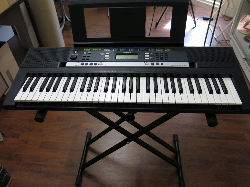 Prachtig Yamaha psr e243 keyboard incl. standaard, Ophalen, 61 toetsen, Midi-aansluiting, Yamaha
