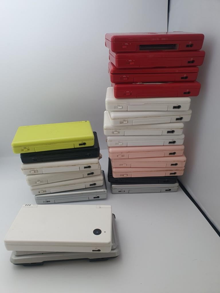 Partij defecte Nintendo DS consoles (Lite, DSi, Phat), Spelcomputers en Games, Nintendo, Overige kleuren, Niet werkend, DS Lite