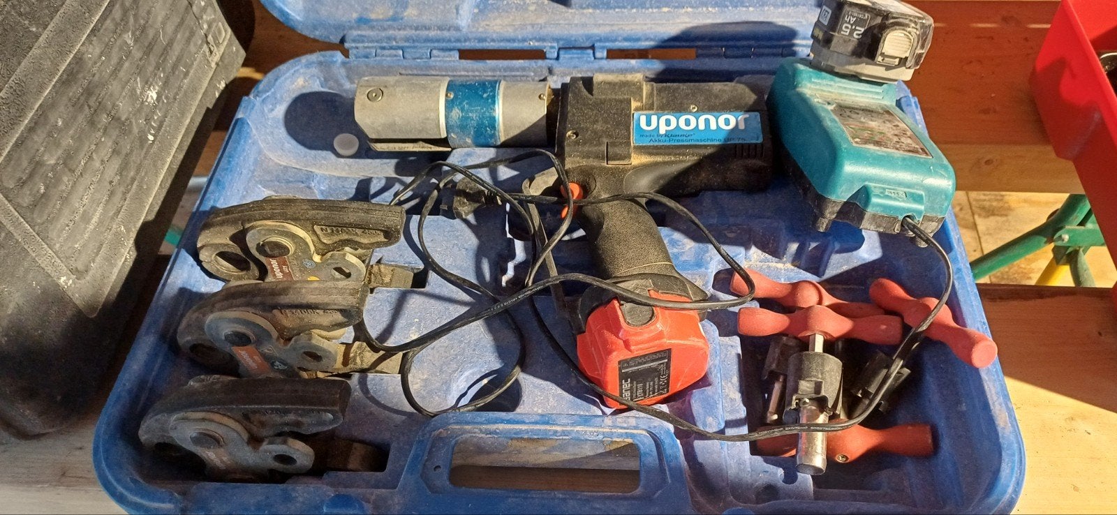 Complete Uponor persgereedschap set - Goed Werkend, Doe-het-zelf en Verbouw, Ophalen, Gebruikt