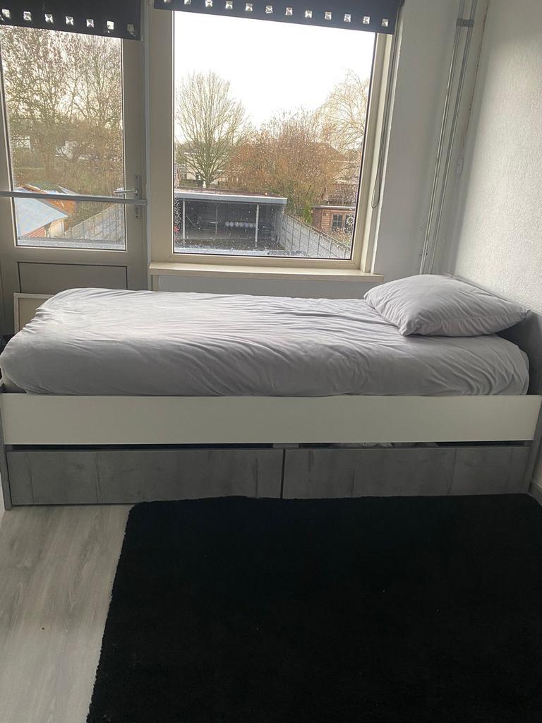 slaapkamer set: bed, kledingkast en bureau, Huis en Inrichting, Ophalen, Gebruikt, Eenpersoons