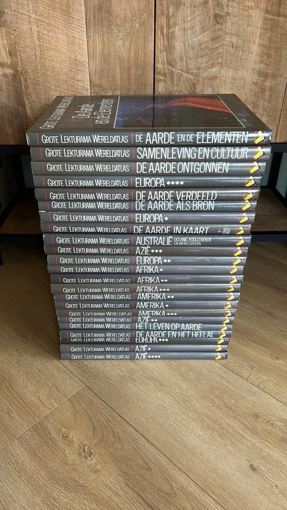 23 Grote Lekturama Wereldatlassen - Complete Collectie, Boeken, Overige atlassen, 1800 tot 2000, Wereld, Ophalen