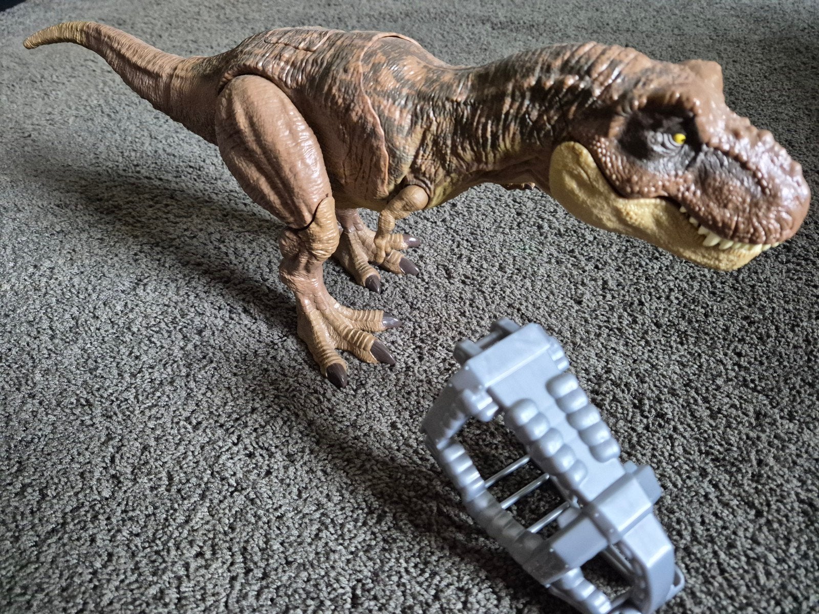 Jurassic World T-Rex met muilkorf - Actiefiguur, Ophalen of Verzenden, Zo goed als nieuw