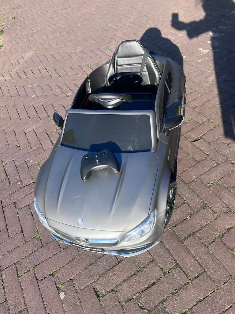 Mercedes-Benz AMG C63S Elektrische Kinderauto, Kinderen en Baby's, Speelgoed | Buiten | Accuvoertuigen, Gebruikt, Ophalen of Verzenden