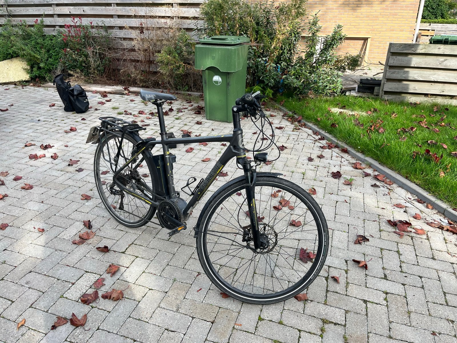 Foto 6 van Gazelle E-bike met defecte trapondersteuning, 2 accu's