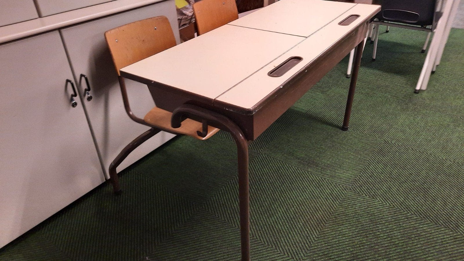 Vintage schoolbankje met stoeltjes - Retro design, Antiek en Kunst, Ophalen