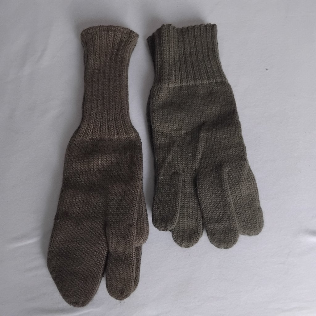 2X PAAR GEBREIDE LEGER HANDSCHOENEN, Ophalen of Verzenden, Landmacht, Nederland, Kleding of Schoenen