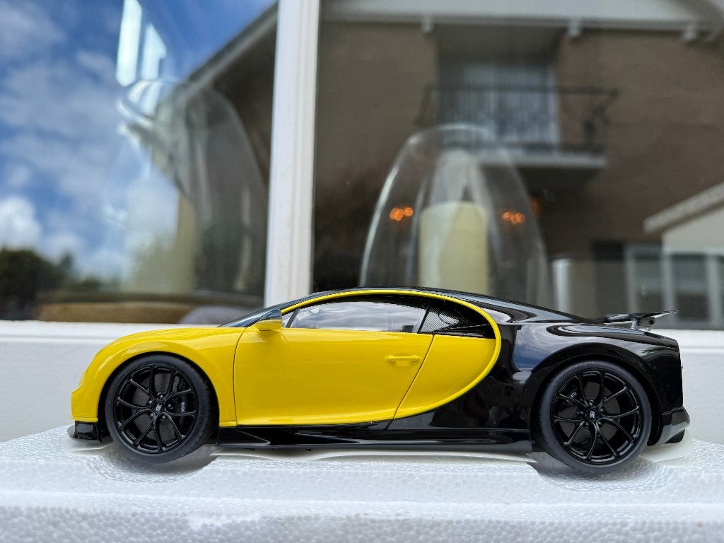 1:18 Bugatti Chiron Geel Zwart 2017 Autoart 70994, Hobby en Vrije tijd, Auto, Autoart, Nieuw, Ophalen of Verzenden