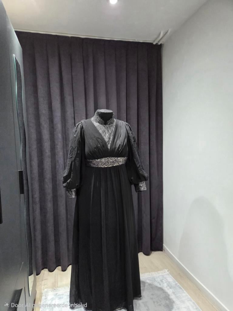 Zwarte feestjurk te koop!, Kleding | Dames, Jurken, Ophalen, Zwart, Maat 46/48 (XL) of groter, Zo goed als nieuw