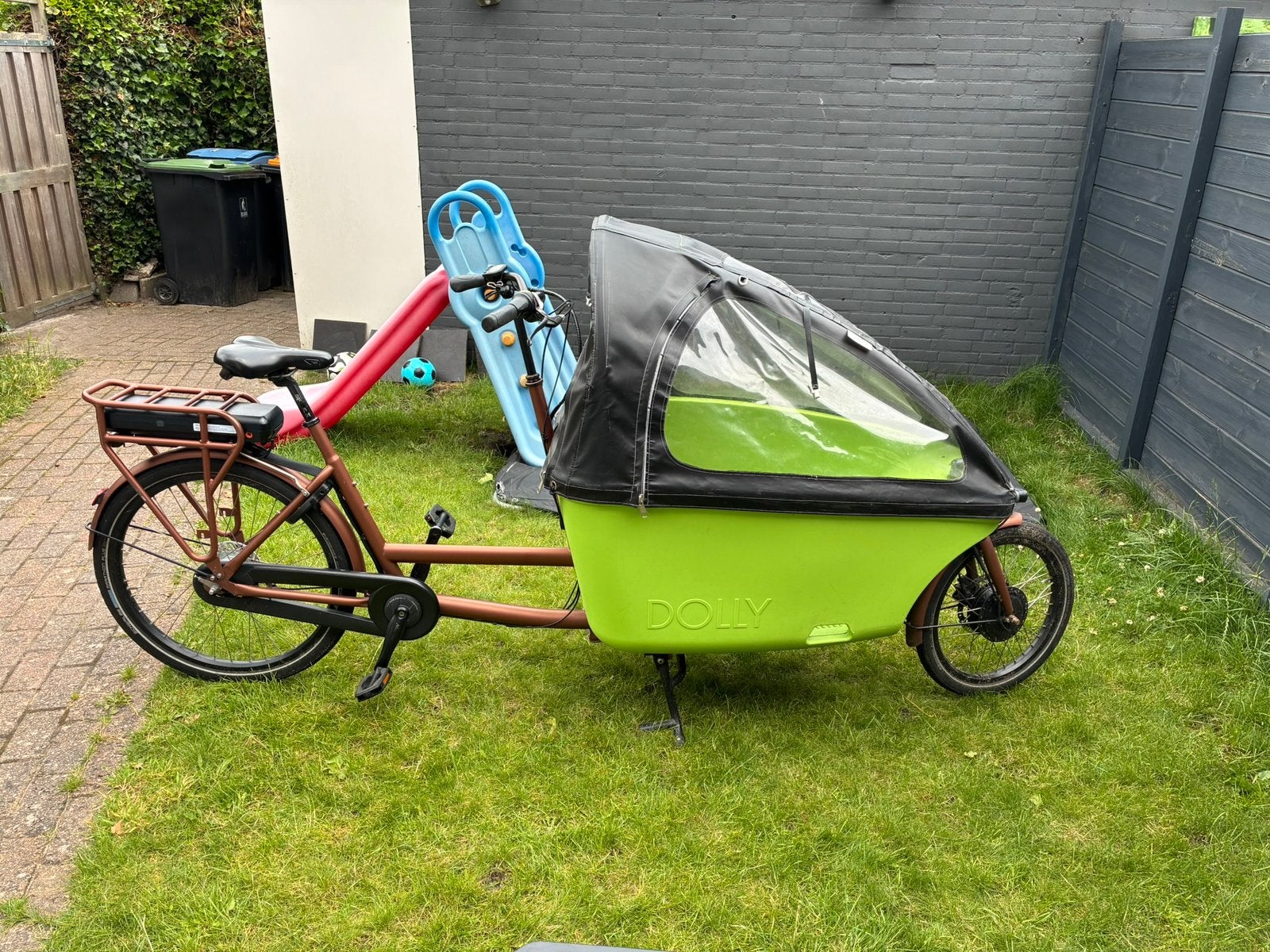 Dolly Bakfiets (elektrisch), Fietsen en Brommers, Gebruikt, Elektrisch, 2 kinderen, Schijfrem