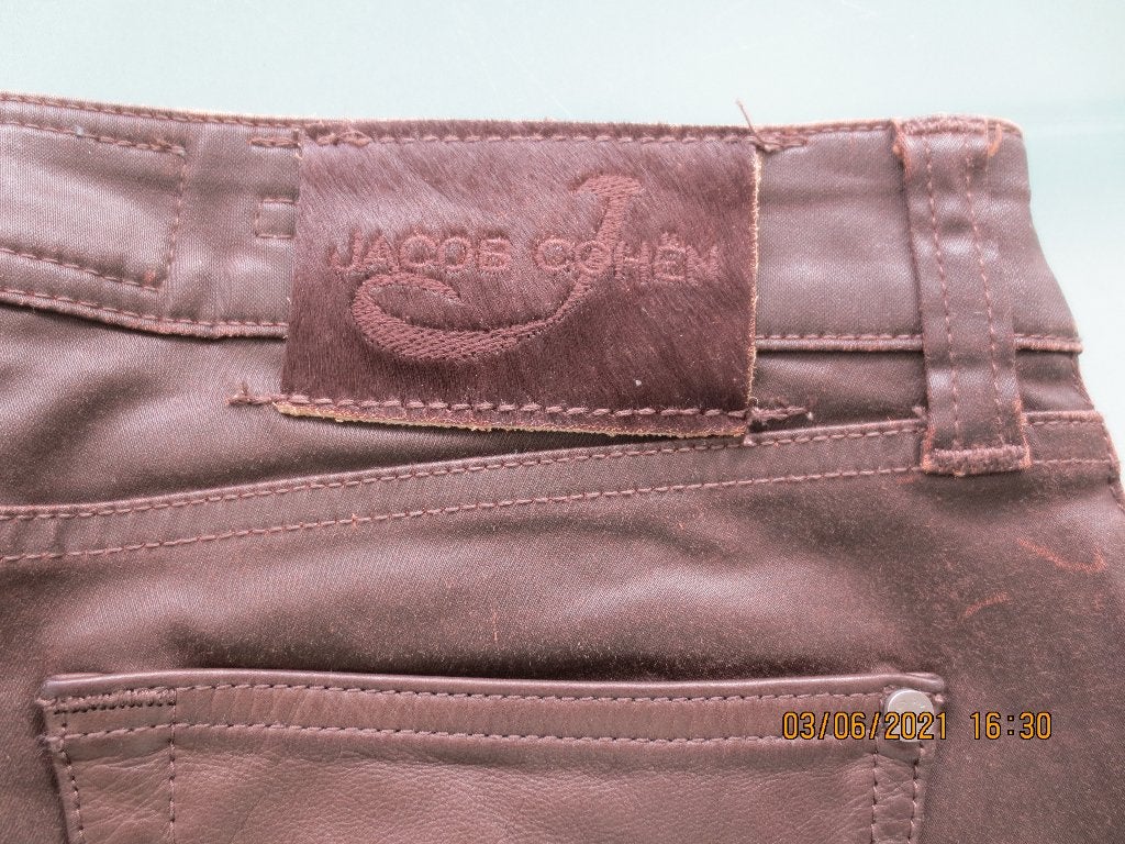 Jacob Cohen jeans. Donkerbruin Jeansmaat 27., Overige kleuren, Ophalen of Verzenden, Zo goed als nieuw, W27 (confectie 34) of kleiner