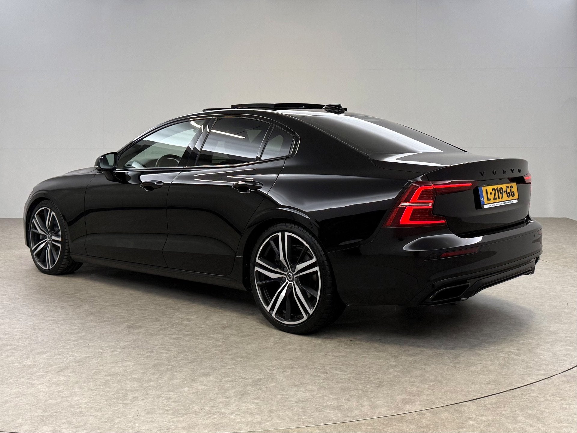 Volvo S60 2.0 T5 R-Design 251PK | Pano | H/K | 360 | HuD |, Auto's, 15 km/l, Euro 6, 4 cilinders, S60