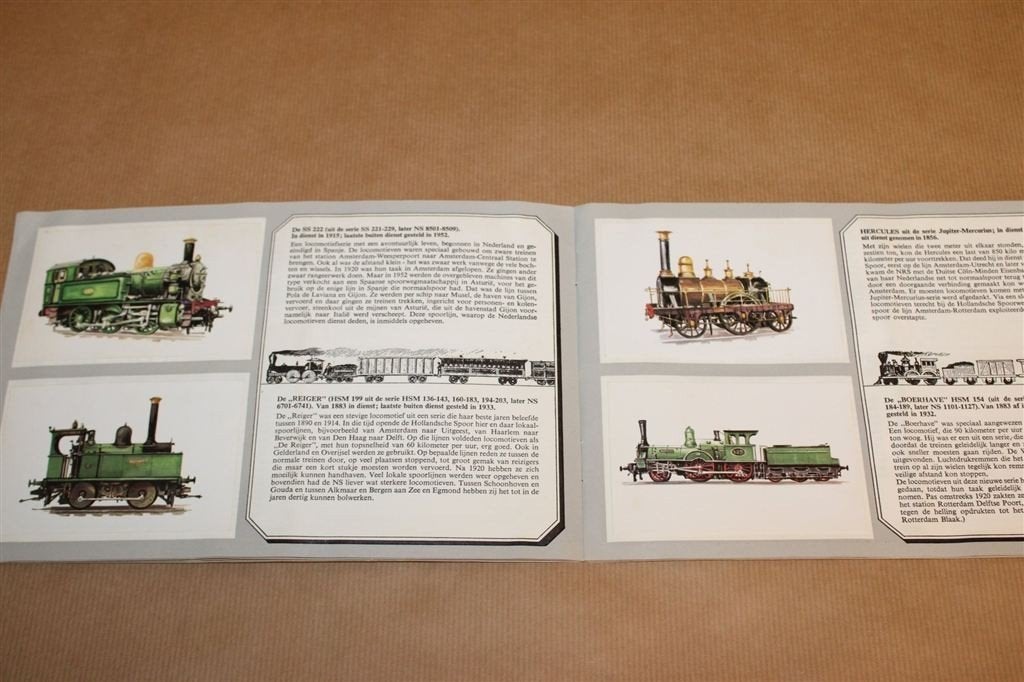 Locomotieven van Vroeger — Compleet Plaatjesalbum Van Nelle, Ophalen of Verzenden, Gelezen