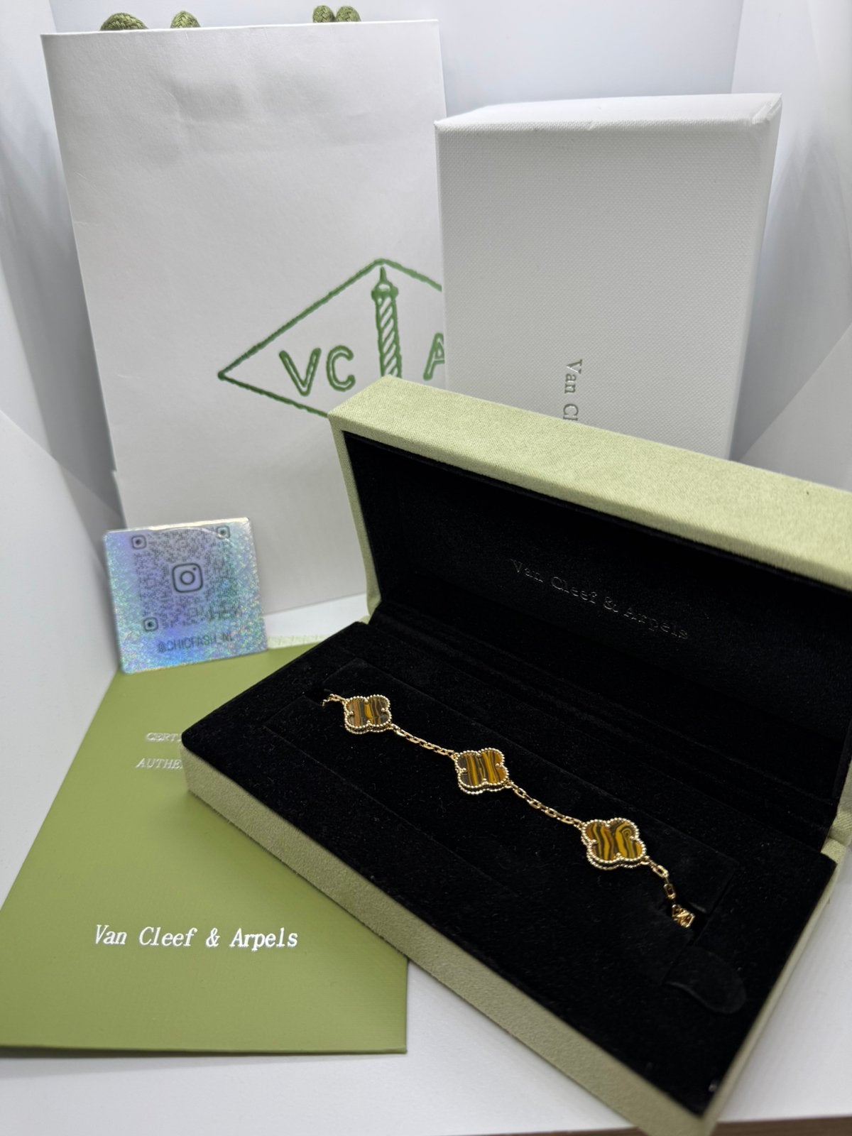Van Cleef & Arpels Alhambra Armband, Ophalen of Verzenden, Nieuw, Goud, Zilver