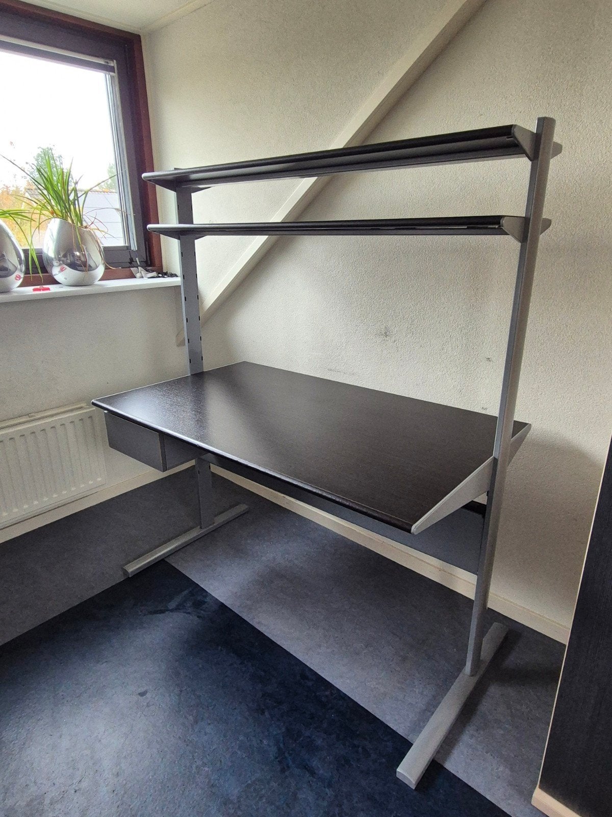 IKEA Fredrik Bureau met verstelbare planken en kabelgoot, Huis en Inrichting, Ophalen, 128 cm, IKEA, Modern