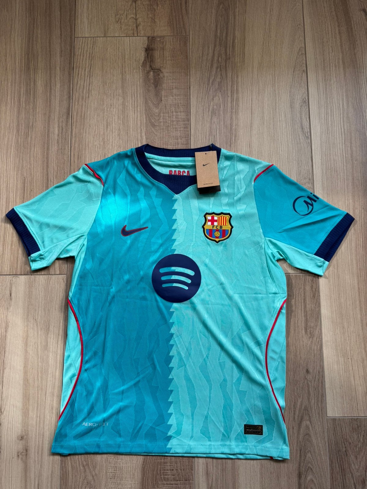 FC Barcelona 3e Shirt 2026-2027, Maat M, Ophalen of Verzenden, Nieuw, Clubaccessoires