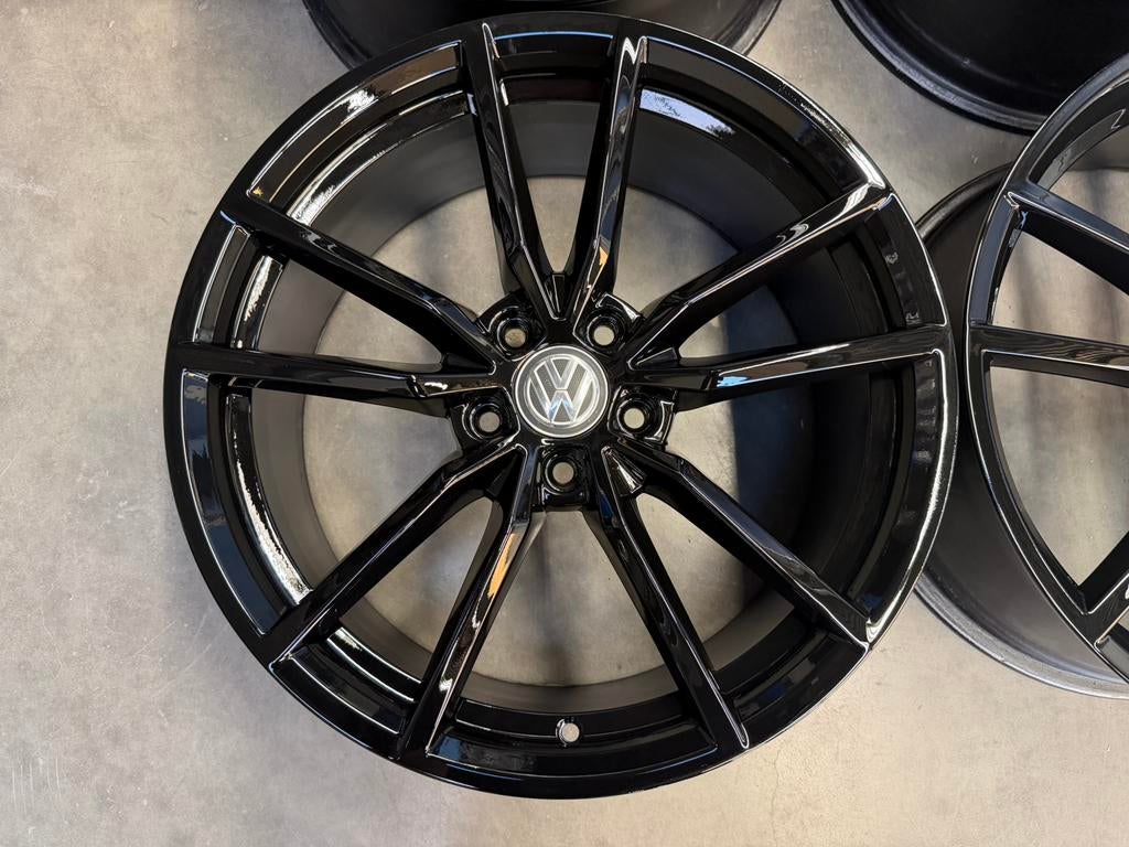 19 inch Origineel Volkswagen Pretoria Velgen GOLF 7.5 GTI R, Auto-onderdelen, Banden en Velgen, 19 inch, Gebruikt, Velg(en), Ophalen of Verzenden