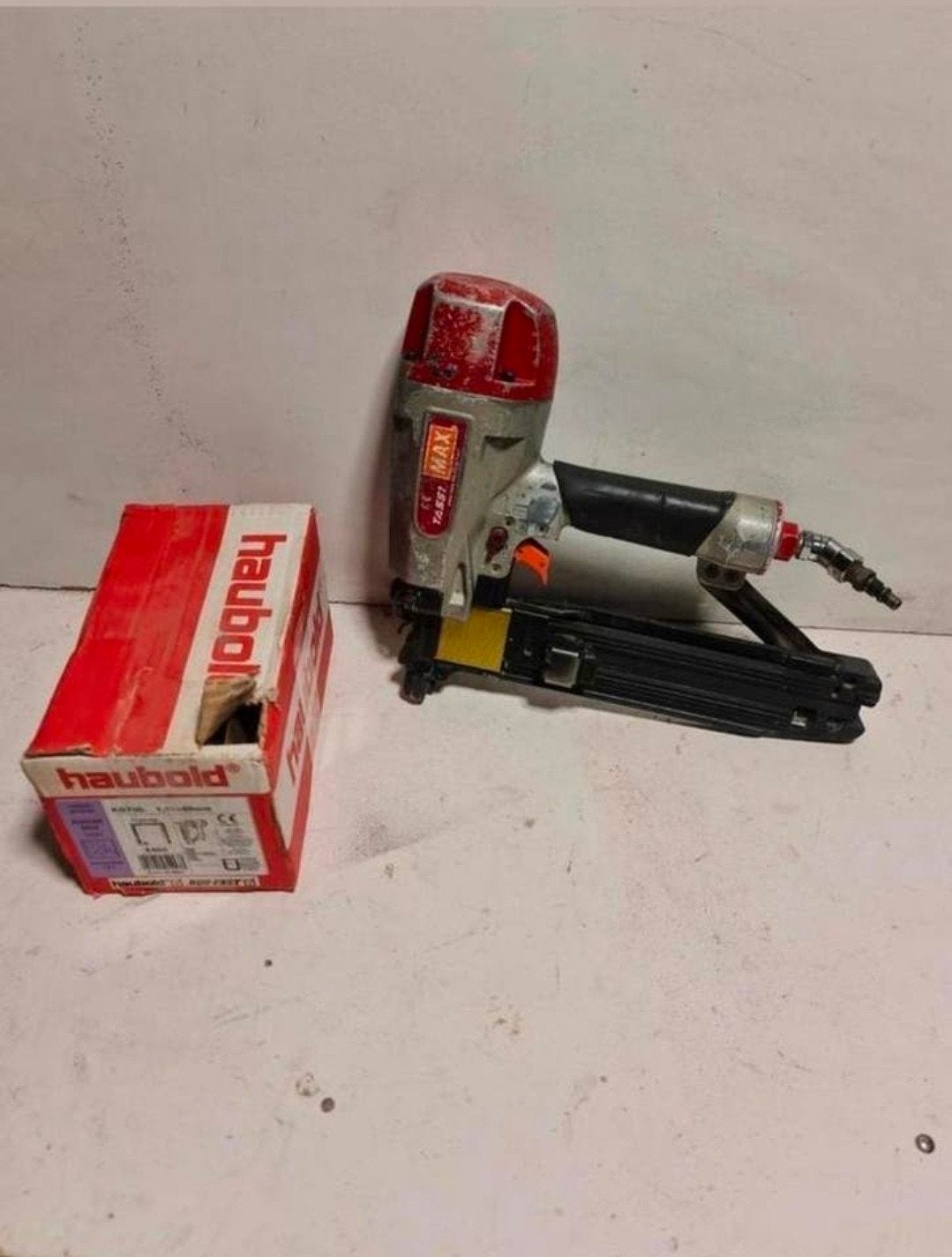 MAX TA551 Tacker Nietapparaat 16GA 25-50 mm
Incl nieten doos, Ophalen of Verzenden, N.v.t, N.v.t, N.v.t
